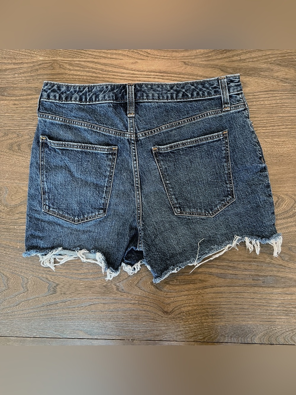 2 Universal Thread Shorts - Picture 6 of 9